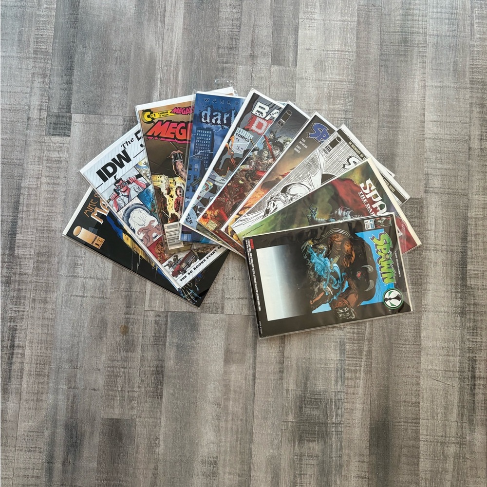 Assorted Comic Book 10 Comics Bundle Including Sp… - image 2